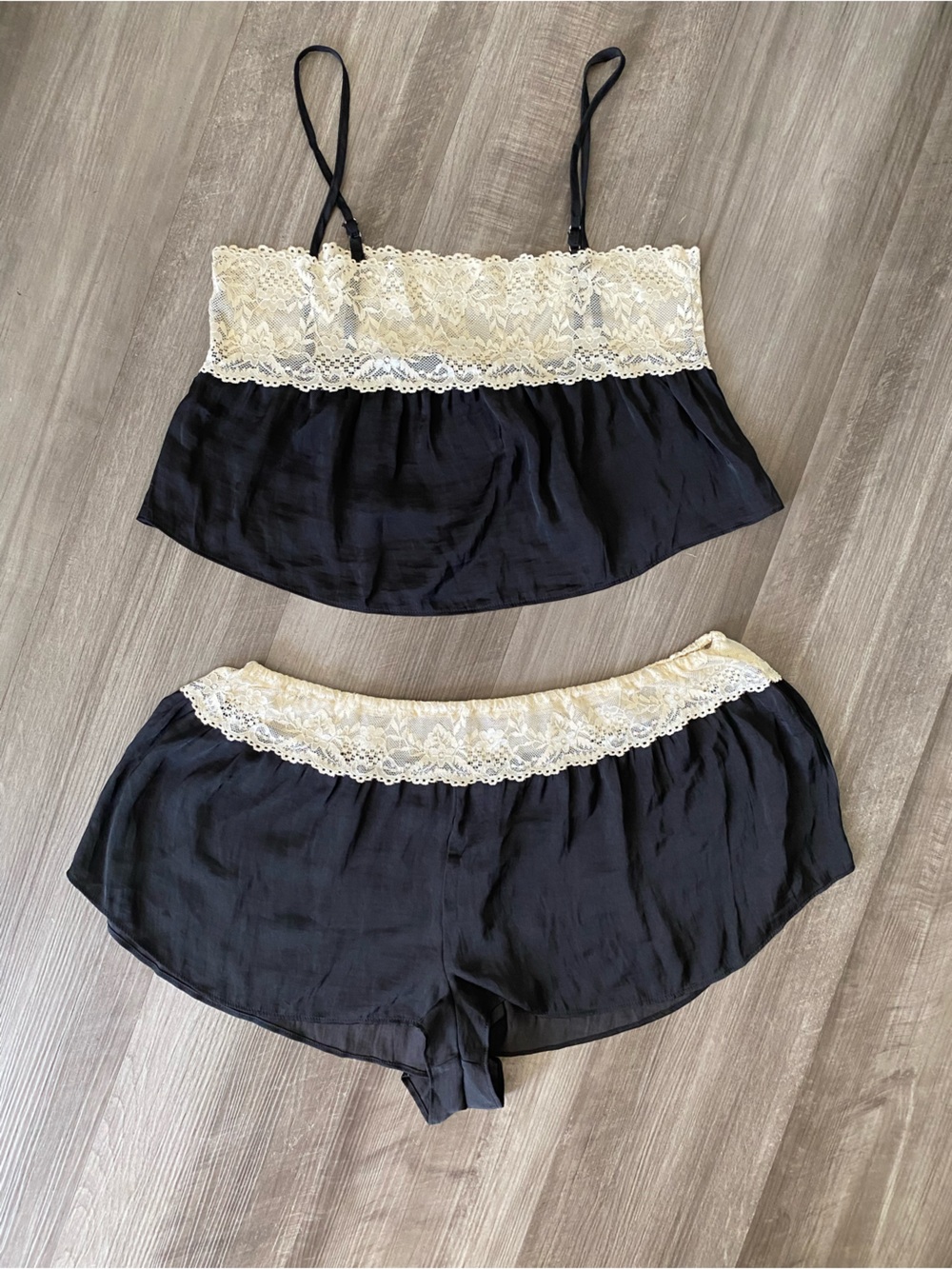 Out From Under (Urban Outfitters) Silk-Like Black & Cream Lace Cami Short Sleep